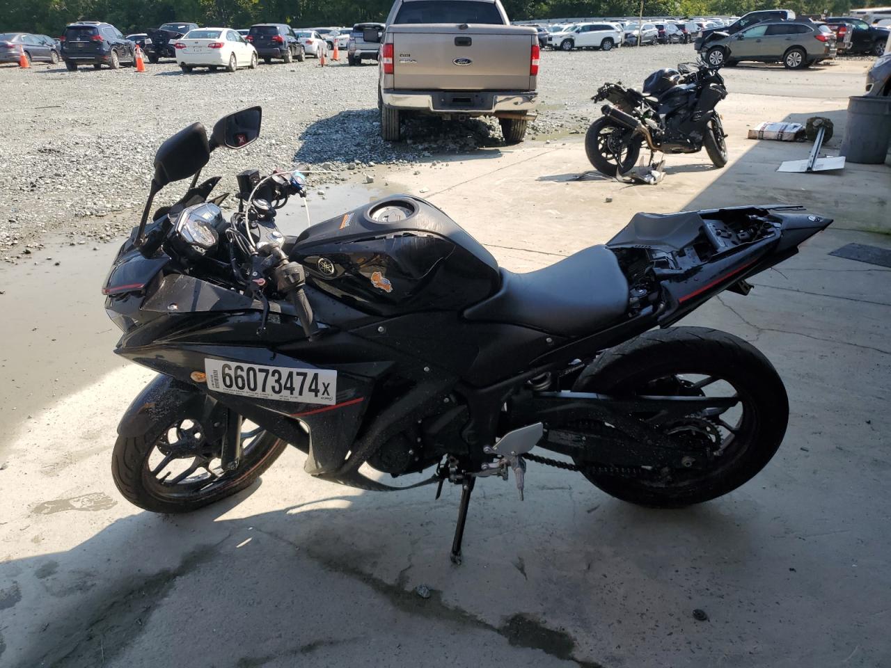 Lot #2928696729 2018 YAMAHA YZFR3