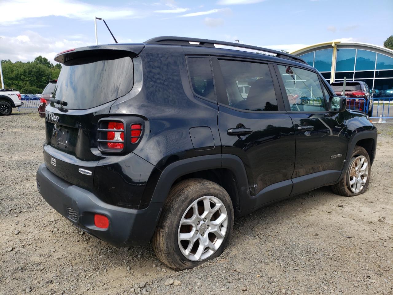 Lot #3055456104 2017 JEEP RENEGADE L