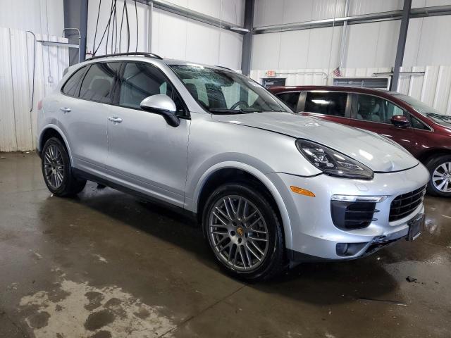 VIN WP1AA2A22HKA87640 2017 Porsche Cayenne no.4