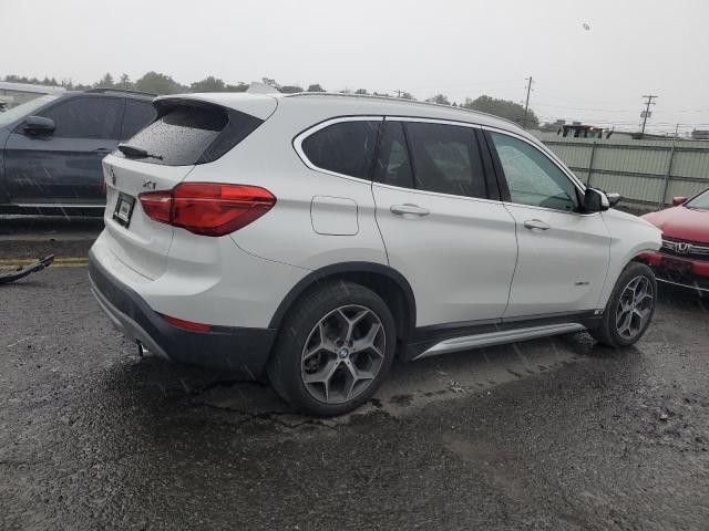 VIN WBXHT3C3XH5F82033 2017 BMW X1, Xdrive28I no.3