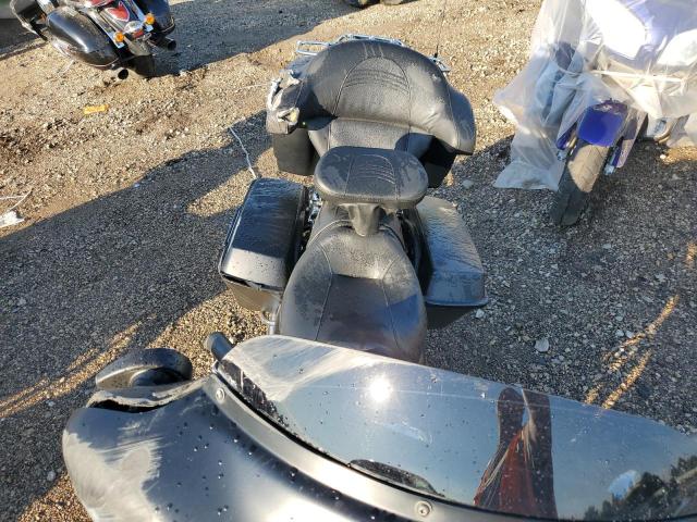 2011 HARLEY-DAVIDSON FLHX - 1HD1KBM13BB659144