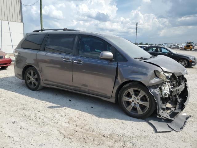 2017 TOYOTA SIENNA SE 5TDXZ3DC1HS802818