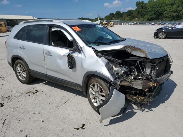 VIN 5XYKT4A70FG611782 2015 KIA Sorento, LX no.4