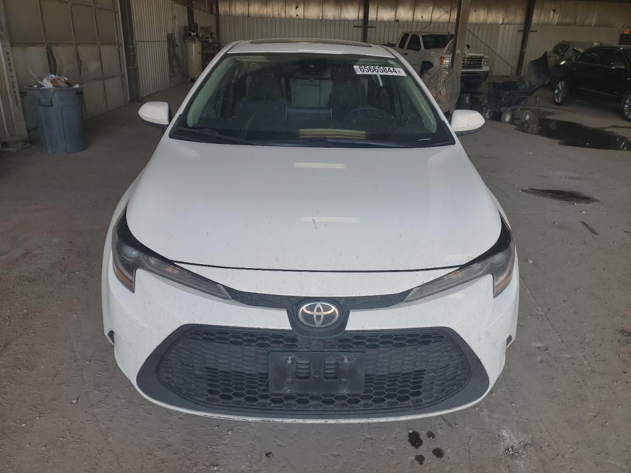 Lot #2943151425 2020 TOYOTA COROLLA LE