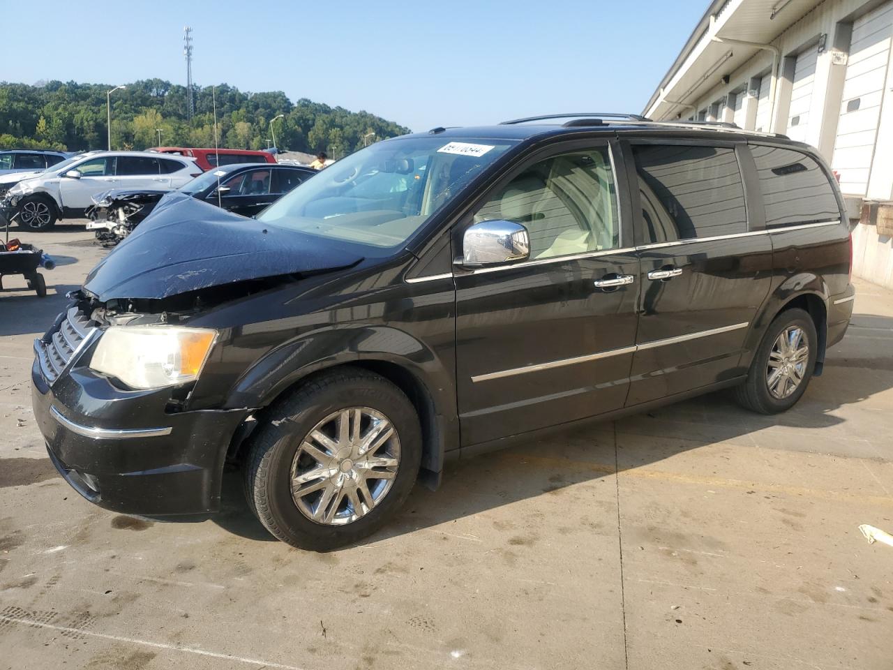 Lot #2845818821 2009 CHRYSLER TOWN & COU