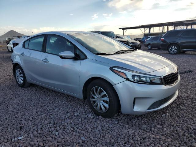 VIN 3KPFL4A79HE126882 2017 KIA Forte, LX no.4