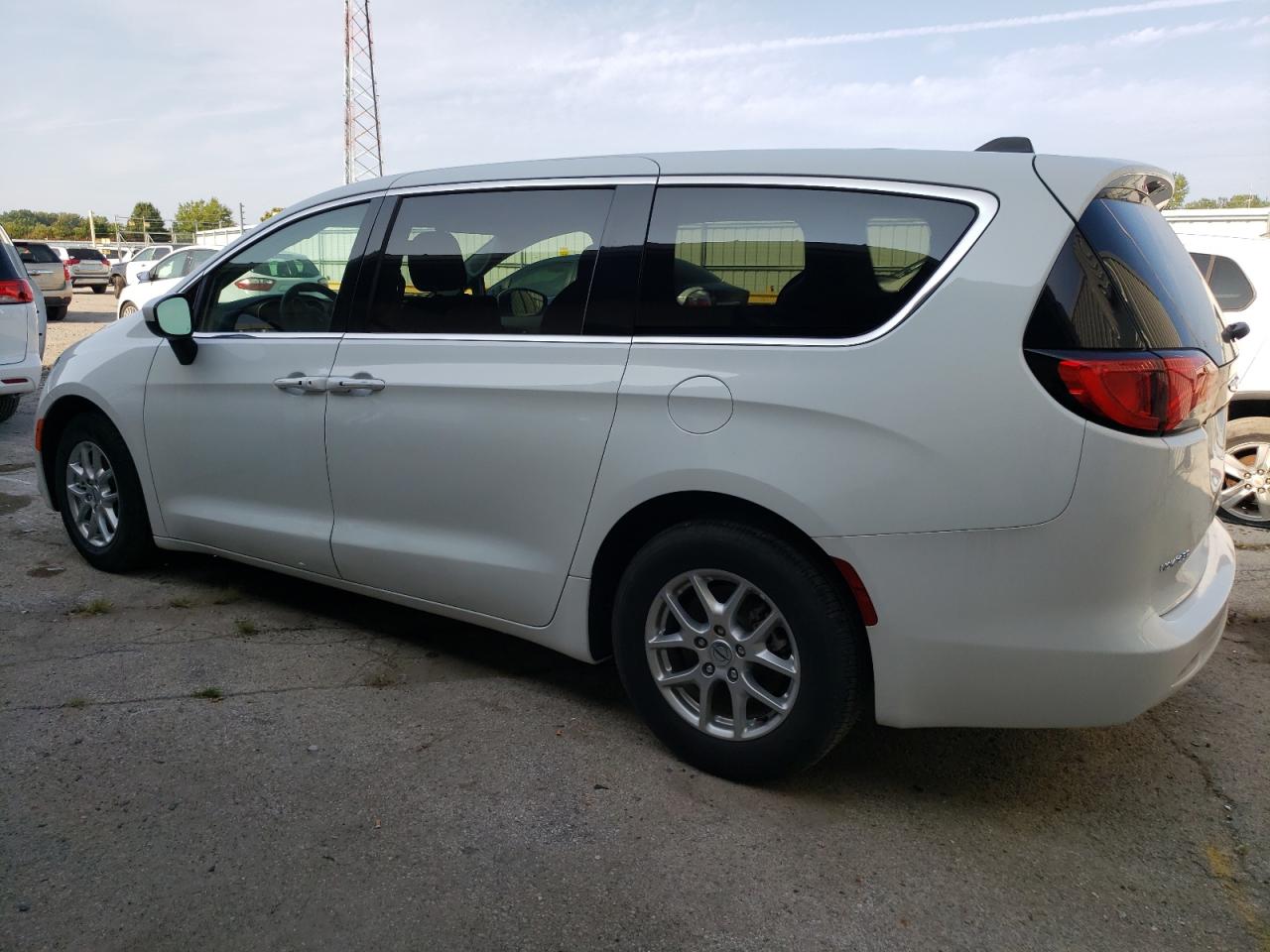 Lot #2957034073 2023 CHRYSLER VOYAGER LX