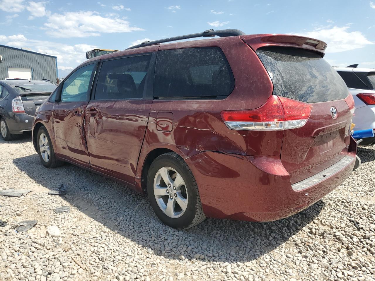 Lot #2749014360 2013 CHRYSLER TOWN & COU