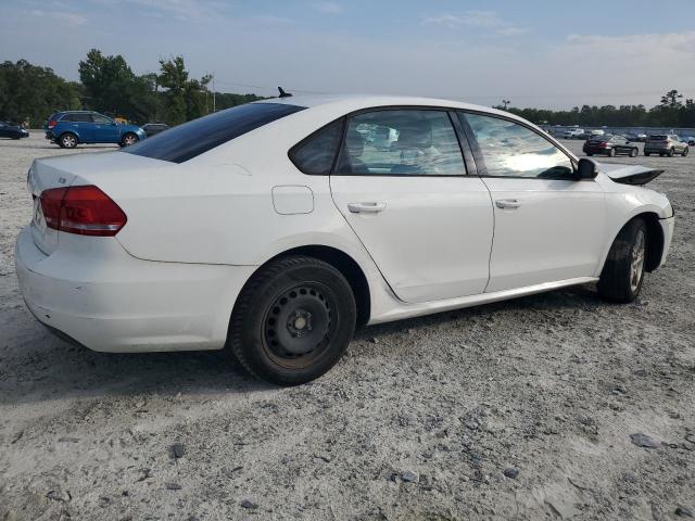 2015 VOLKSWAGEN PASSAT S - 1VWAT7A38FC048461