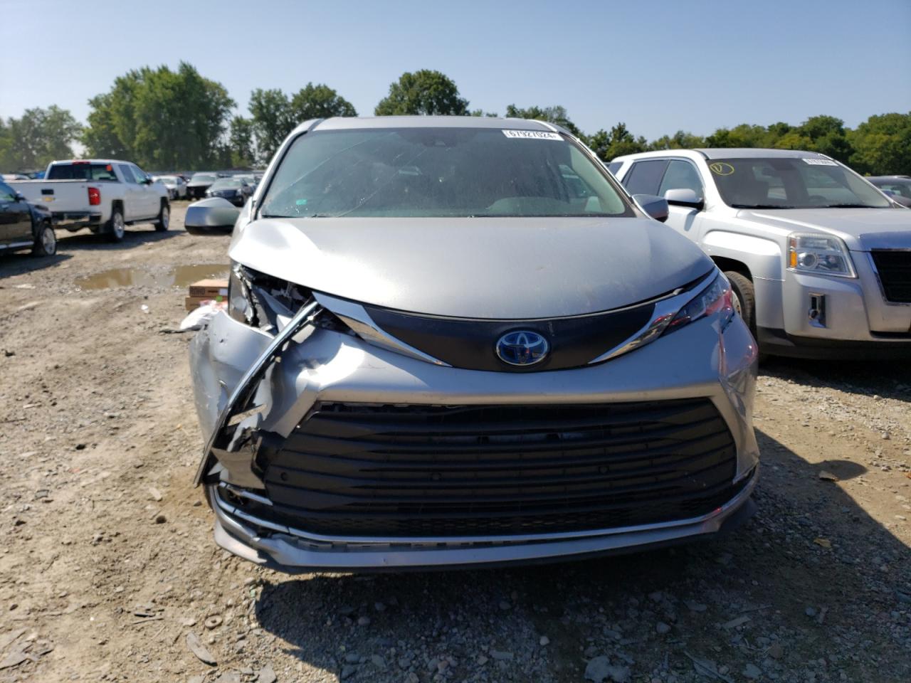 Lot #2993954309 2022 TOYOTA SIENNA XLE