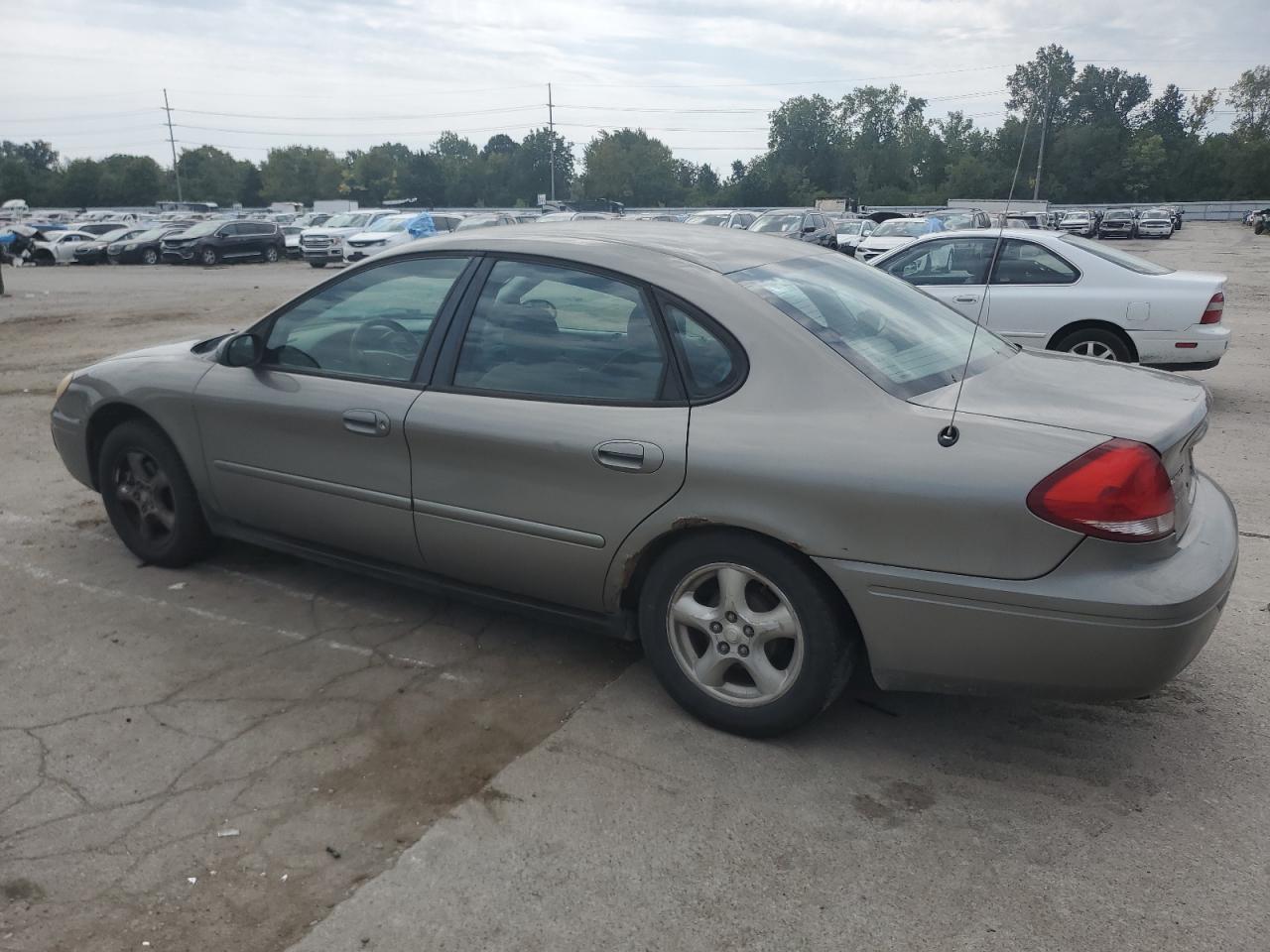 Lot #2845871240 2004 FORD TAURUS SE