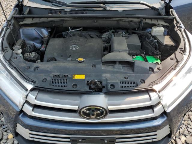 VIN 5TDJZRFH7HS358071 2017 Toyota Highlander, SE no.12