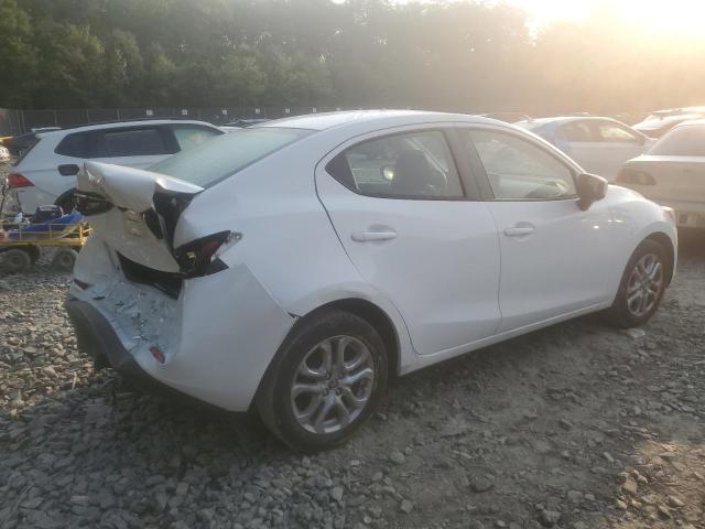 VIN 3MYDLBYV0JY326491 2018 Toyota Yaris no.3