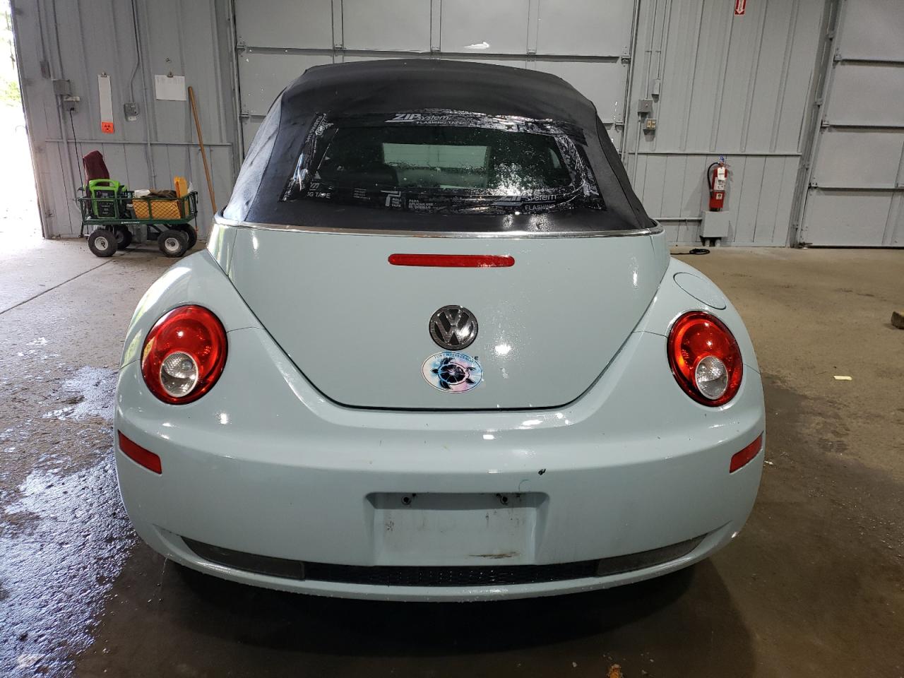 Lot #2907439046 2006 VOLKSWAGEN NEW BEETLE