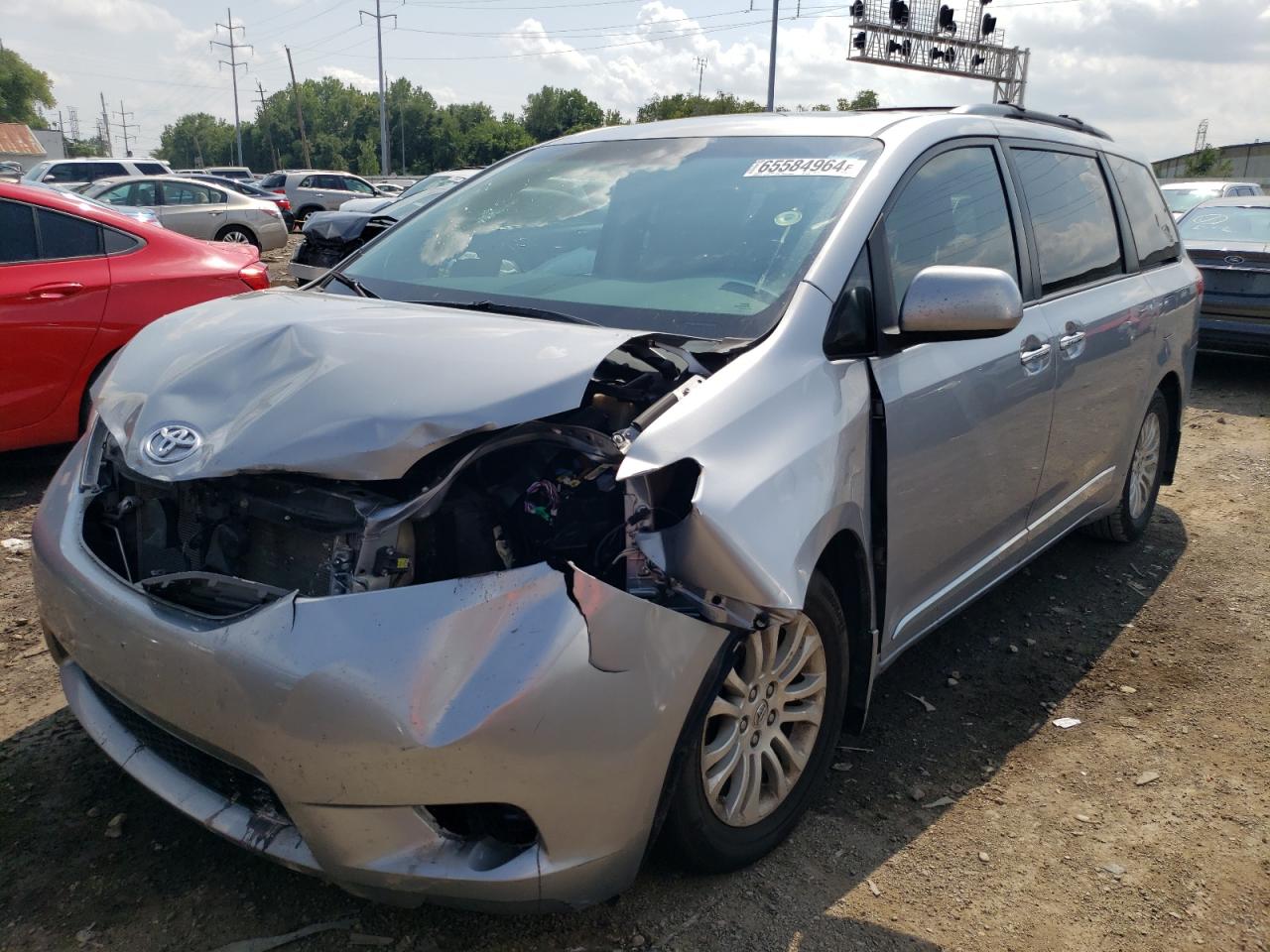 Lot #2986494260 2013 TOYOTA SIENNA XLE