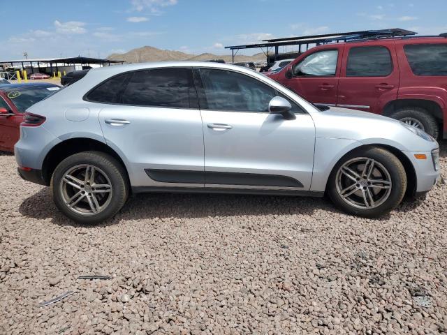 VIN WP1AA2A56HLB05240 2017 Porsche Macan no.3