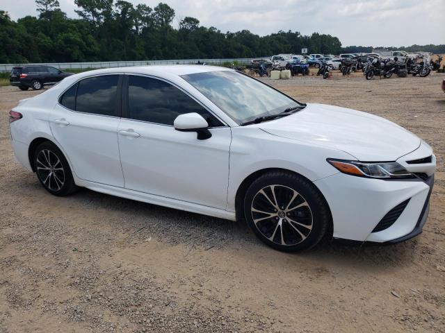 VIN 4T1B11HK6JU598196 2018 Toyota Camry, L no.4