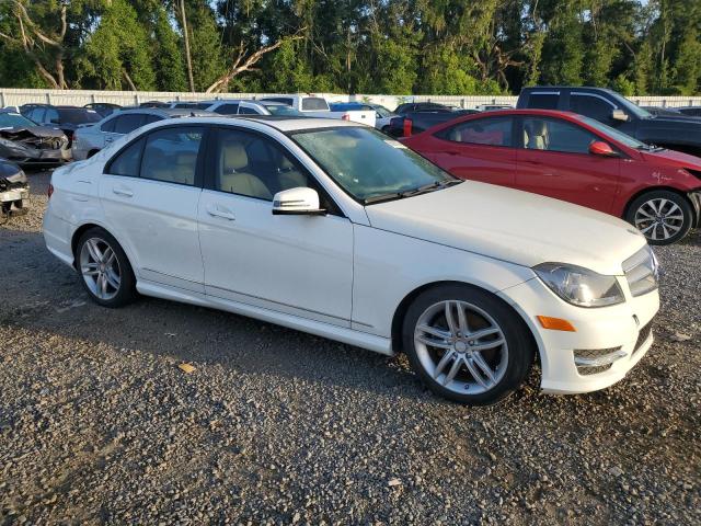 VIN WDDGF4HB5DR266115 2013 Mercedes-Benz C-Class, 250 no.4