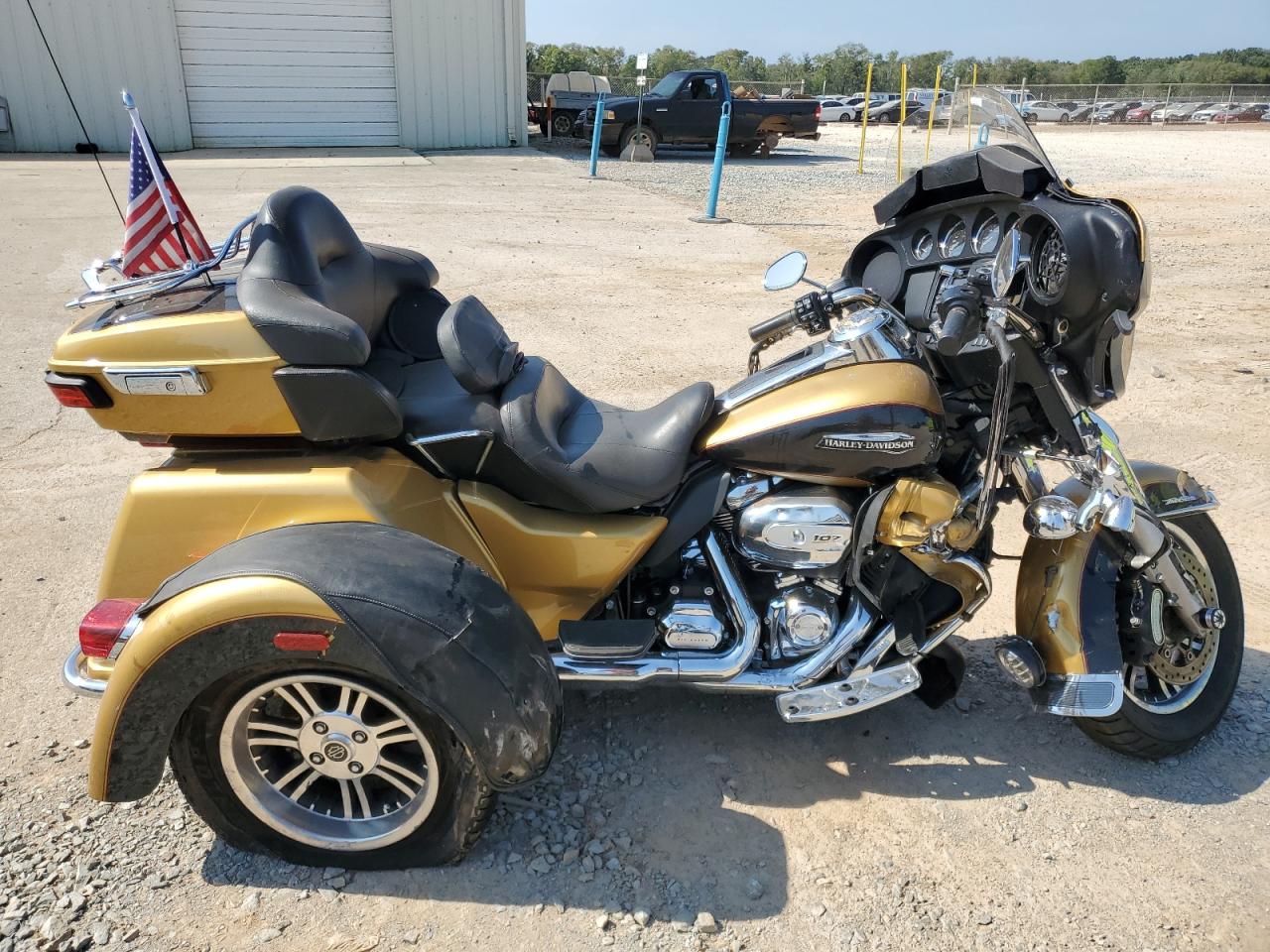 Lot #3296261422 2017 HARLEY-DAVIDSON FLHTCUTG T