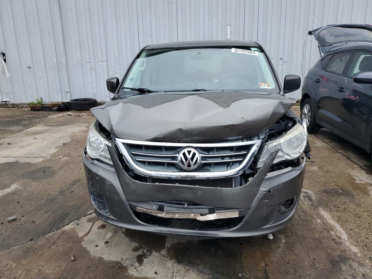 Lot #2823946087 2010 VOLKSWAGEN ROUTAN SE