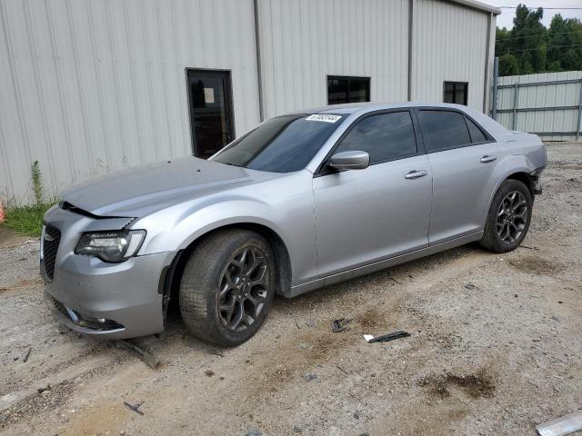 VIN 2C3CCAGG2JH250368 2018 CHRYSLER 300 no.1