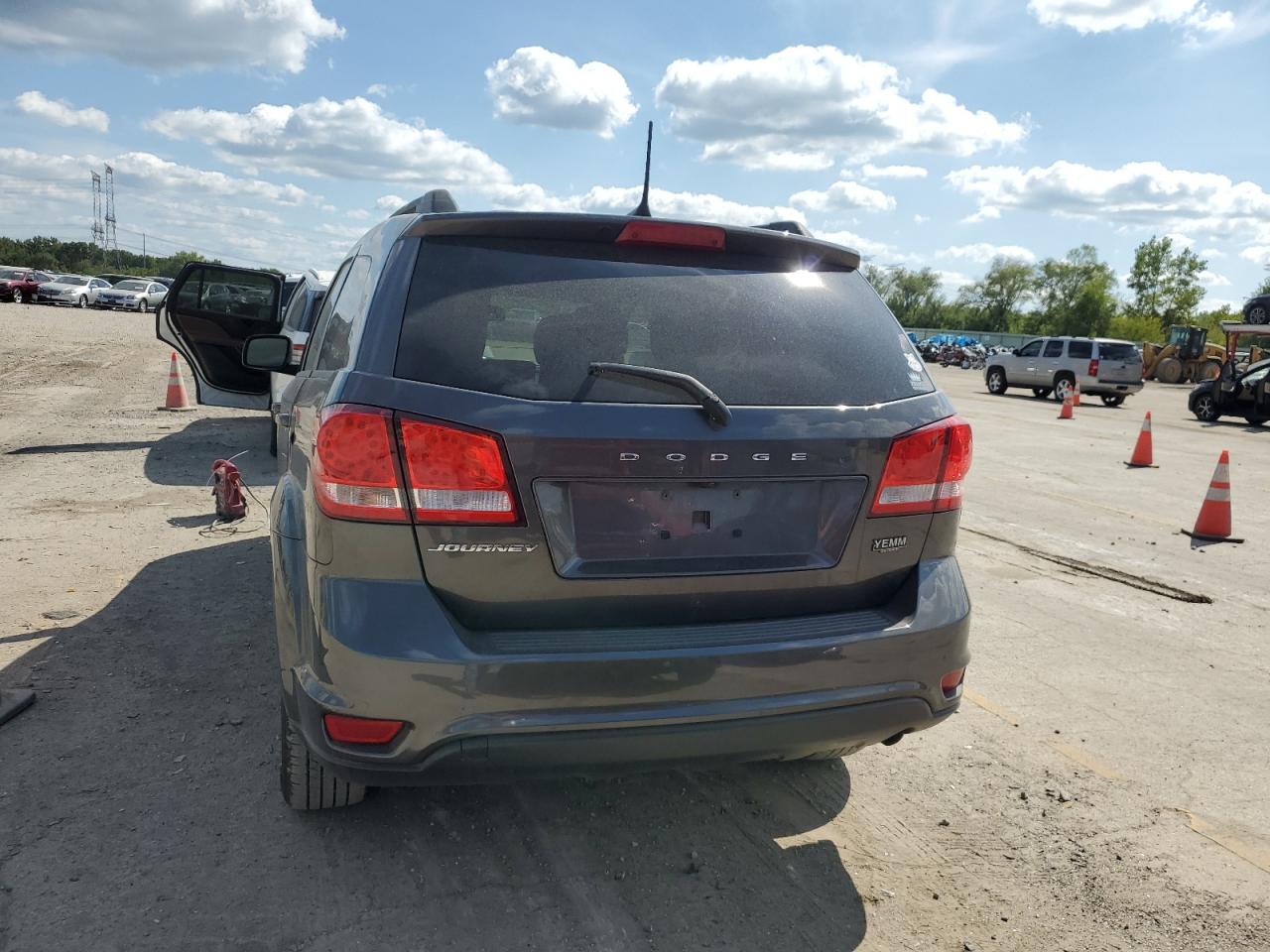 Lot #2874383941 2019 DODGE JOURNEY SE