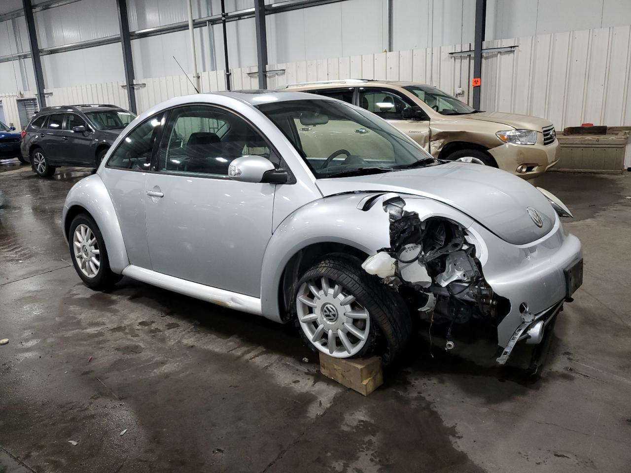 Lot #2996611683 2004 VOLKSWAGEN NEW BEETLE