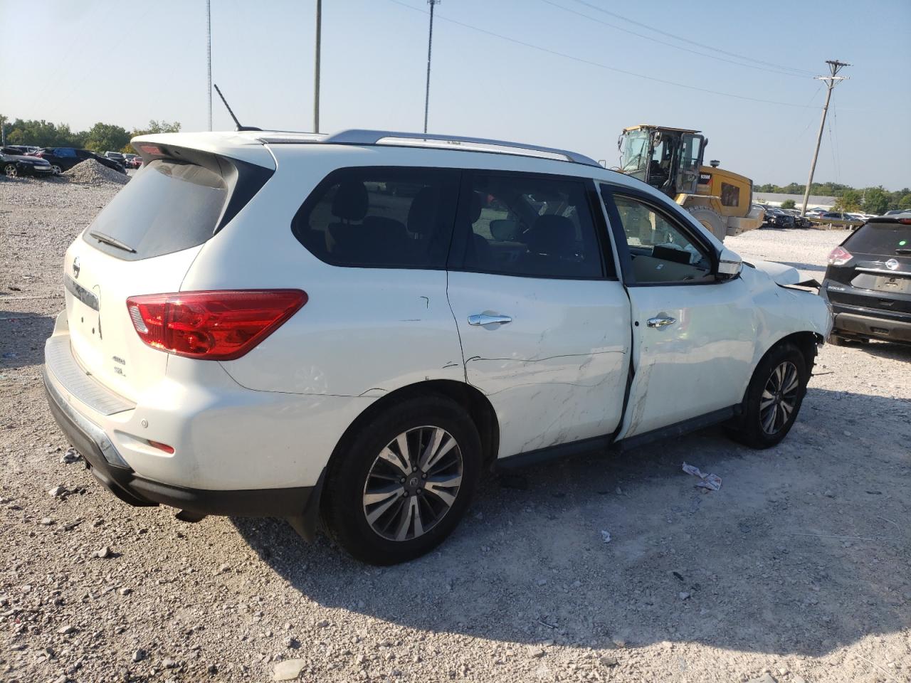 Lot #2890913637 2017 NISSAN PATHFINDER