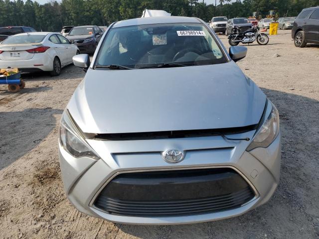 VIN 3MYDLBYV2HY194294 2017 Toyota Yaris no.5