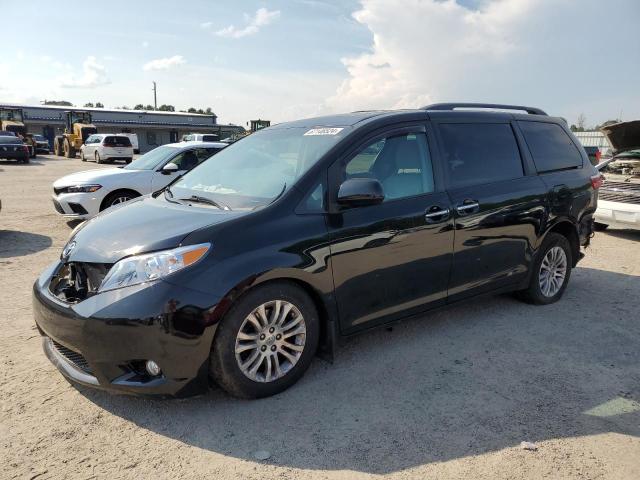 VIN 5TDYK3DC8FS676639 2015 Toyota Sienna, Xle no.1