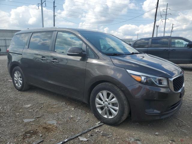 VIN KNDMB5C17H6333432 2017 KIA Sedona, LX no.4