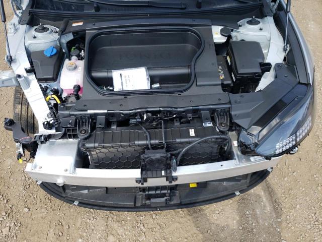 2024 HYUNDAI IONIQ 6 SE - KMHM24AA7RA070253