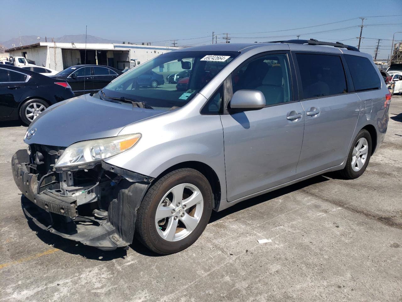 Toyota Sienna 2012 E grade