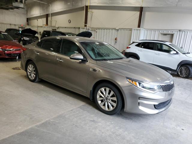 VIN 5XXGU4L35JG272916 2018 KIA Optima, EX no.4