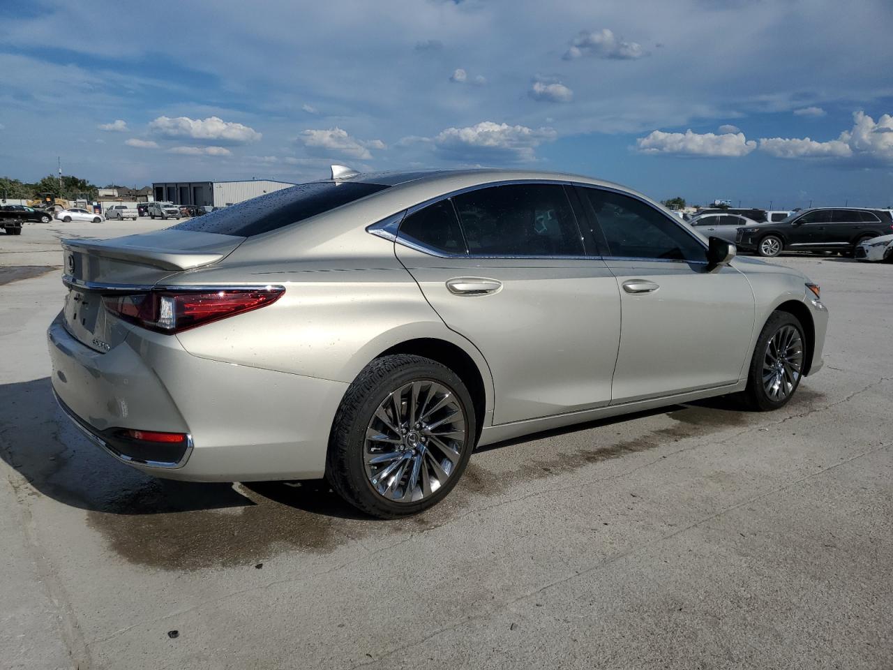 Lot #2943186421 2024 LEXUS ES 300H BA