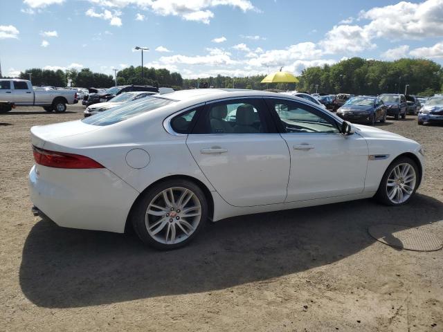 VIN SAJBK4BV6GCY18412 2016 Jaguar XF, Prestige no.3