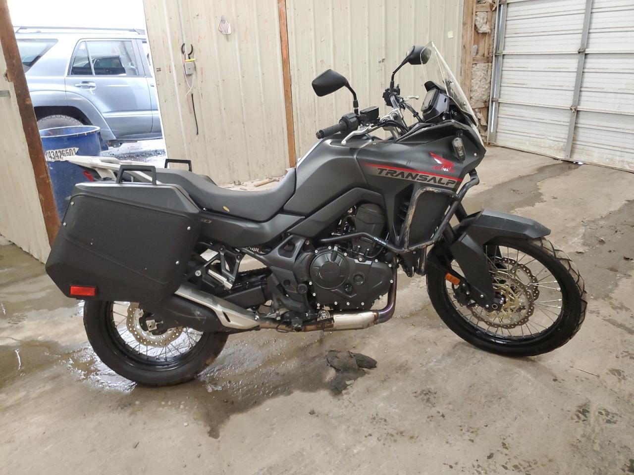 JH2RD1613RK100801 HONDA XL750 2024
