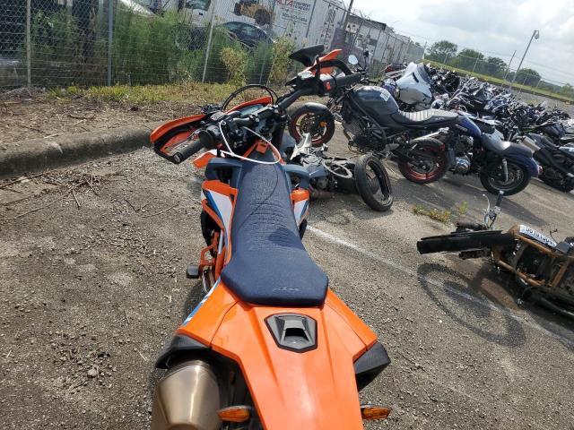 2024 KTM 690 SMC R VBKLSV403RM762161
