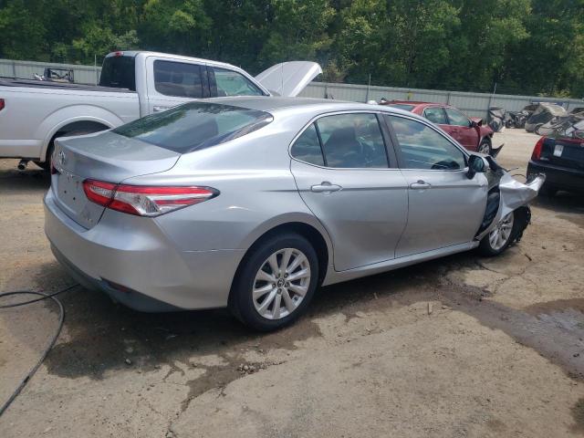 VIN 4T1B11HK4JU590369 2018 Toyota Camry, L no.3