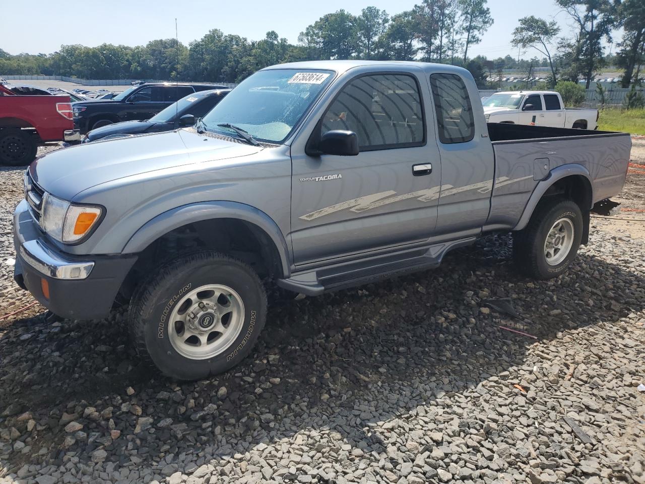 Toyota Tacoma 1998 DELUXE