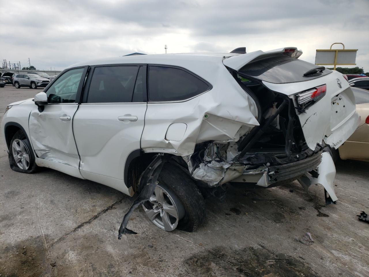 Lot #2928686701 2023 TOYOTA HIGHLANDER