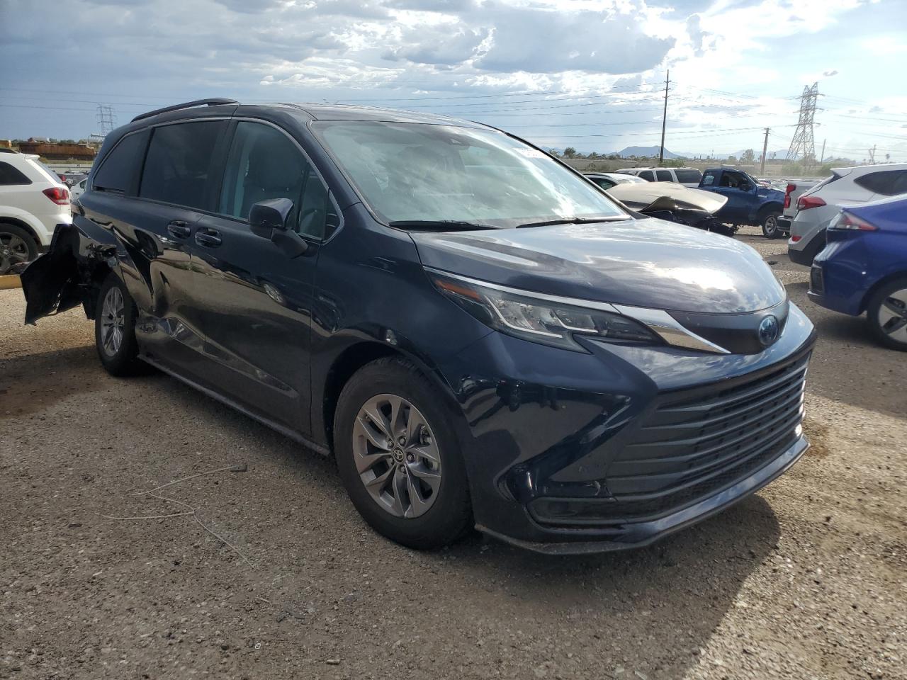 Lot #2931461293 2023 TOYOTA SIENNA LE