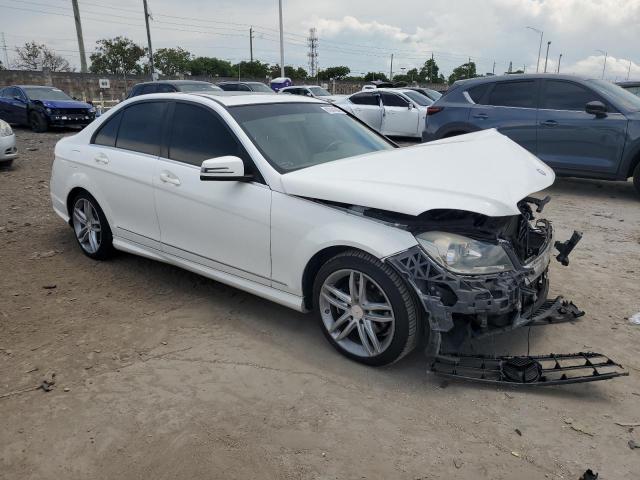 VIN WDDGF4HB7DA854385 2013 Mercedes-Benz C-Class, 250 no.4