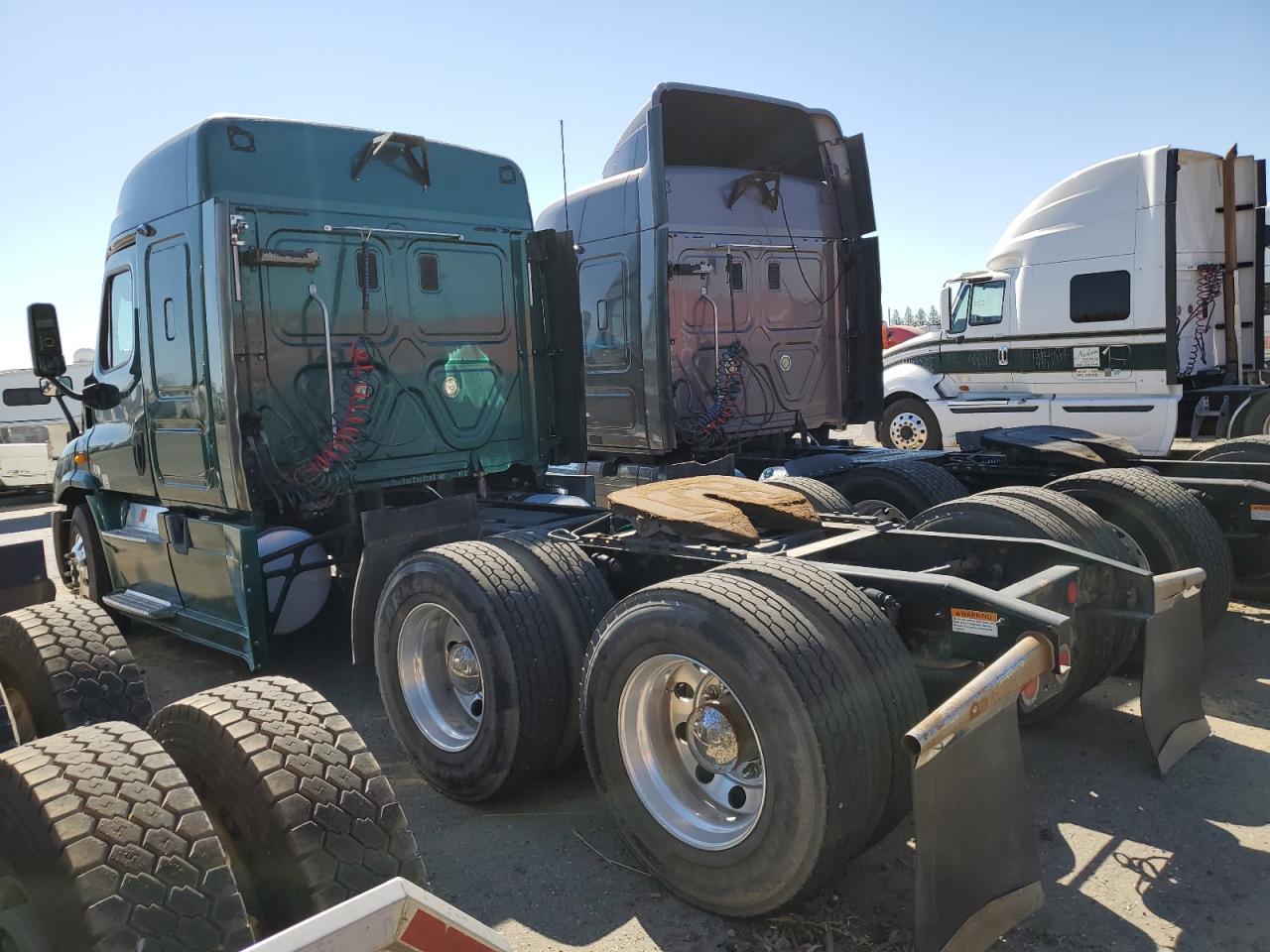 Lot #2750945333 2014 FREIGHTLINER CASCADIA 1