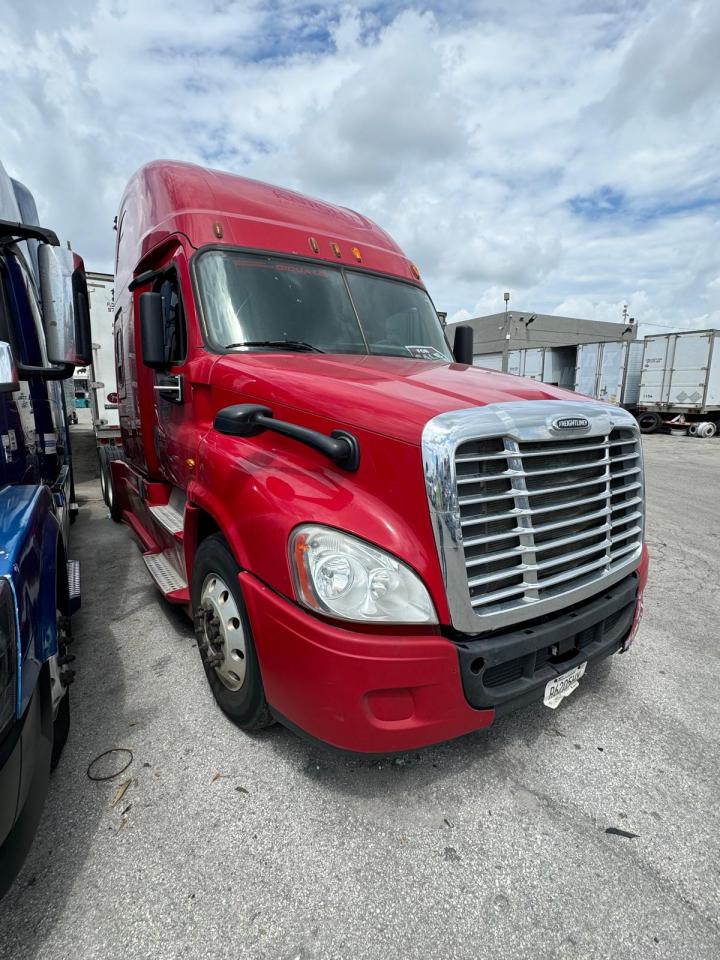 Lot #2791372762 2015 FREIGHTLINER CASCADIA 1