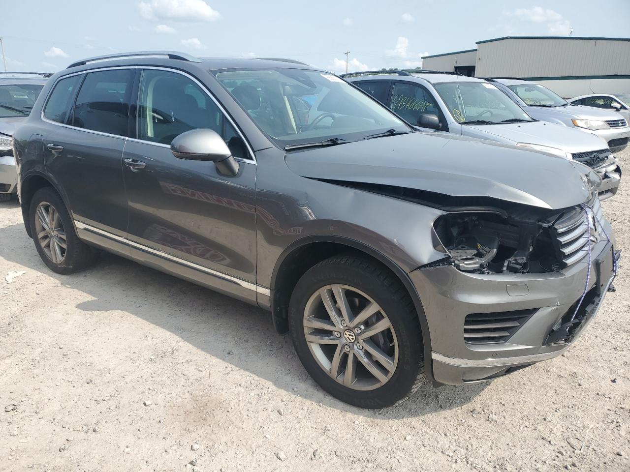 Lot #3049503649 2016 VOLKSWAGEN TOUAREG SP