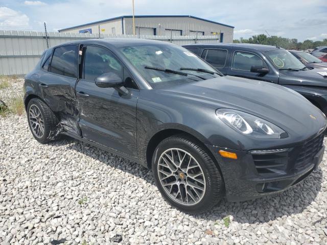 VIN WP1AA2A5XJLB16991 2018 Porsche Macan no.4