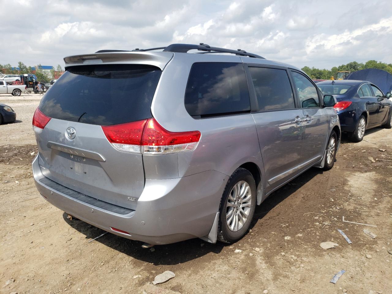 Lot #2986494260 2013 TOYOTA SIENNA XLE