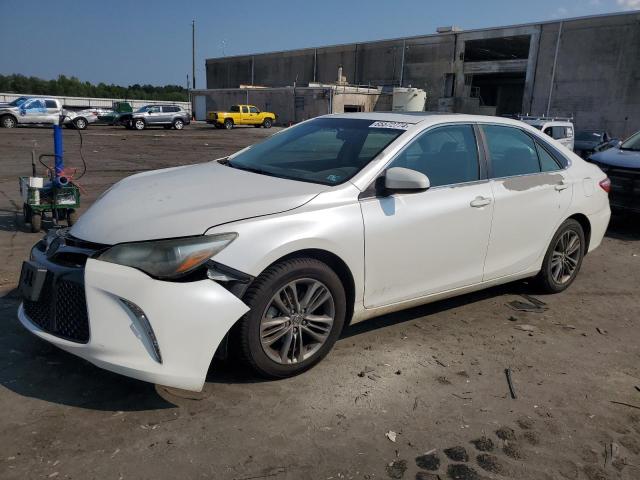 VIN 4T1BF1FK5FU495752 2015 Toyota Camry, LE no.1