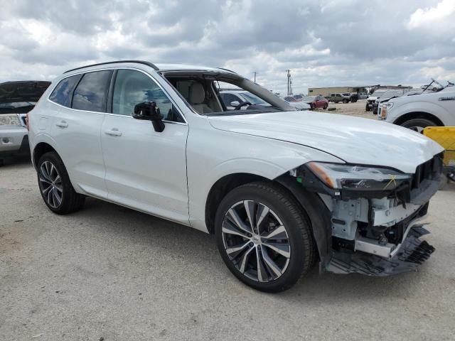 VIN YV4L12DK9N1046037 2022 Volvo XC60, B5 Momentum no.4